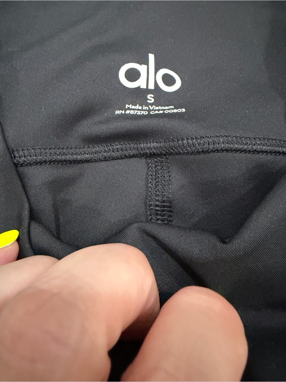 ALO Black Airlift Leggings - Picture 2 of 3